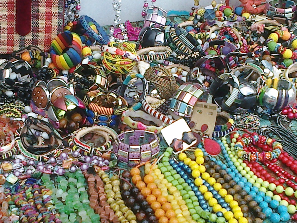 STANDARD HIGH SCHOOL ZZANA UGANDA ADVANCED CERTIFICATE OF EDUCATION IPS – ART & CRAFTS UNEB PAST PAPERS